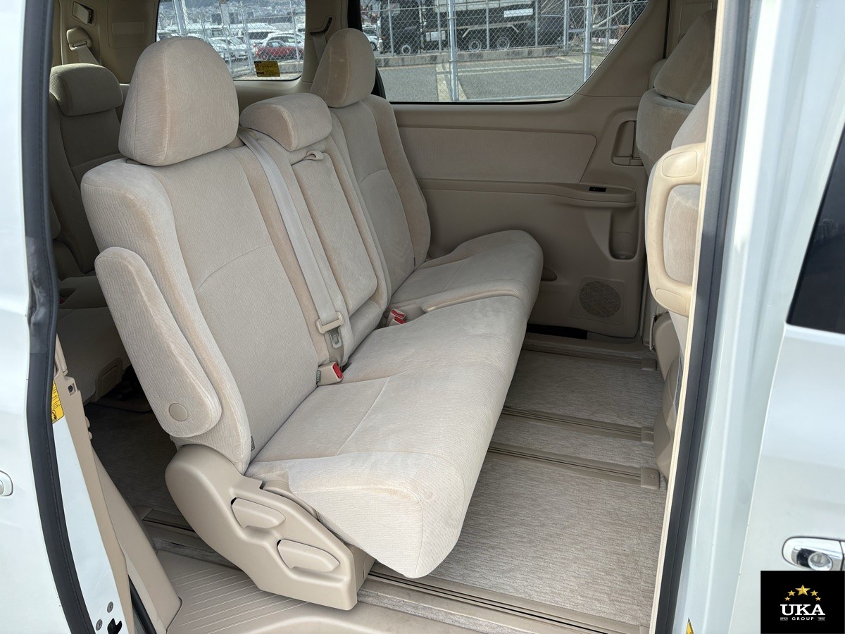 2013 Toyota Vellfire