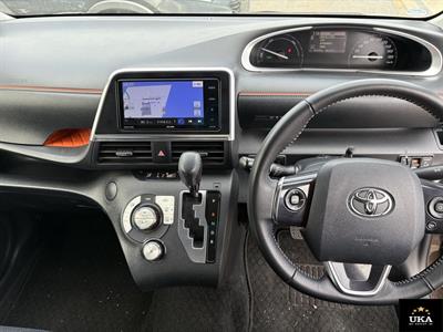 2017 Toyota Sienta - Thumbnail