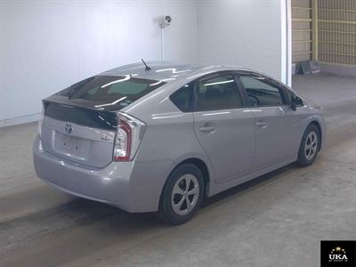 2013 Toyota Prius - Thumbnail