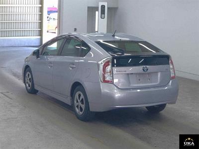 2013 Toyota Prius - Thumbnail