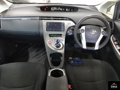 2013 Toyota Prius - Thumbnail
