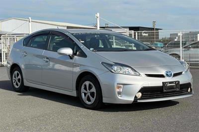 2013 Toyota Prius - Thumbnail