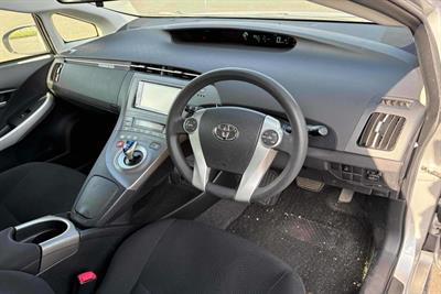 2013 Toyota Prius - Thumbnail