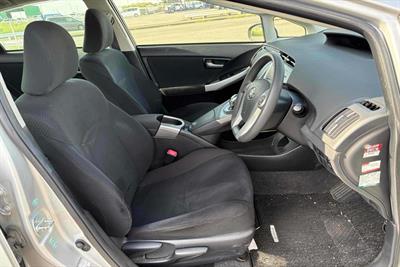2013 Toyota Prius - Thumbnail