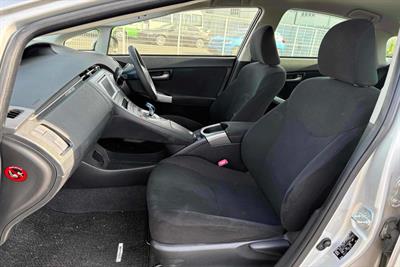 2013 Toyota Prius - Thumbnail
