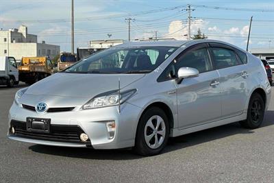 2013 Toyota Prius - Thumbnail
