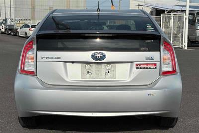 2013 Toyota Prius - Thumbnail