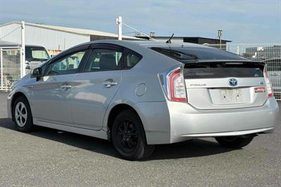 2013 Toyota Prius - Thumbnail