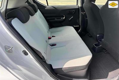 2016 Toyota Aqua - Thumbnail