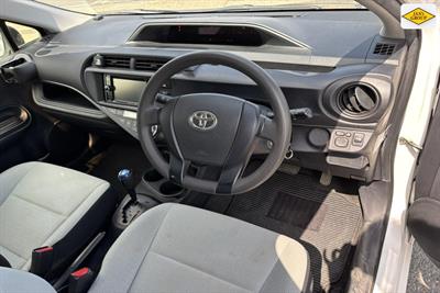 2016 Toyota Aqua - Thumbnail