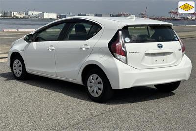 2016 Toyota Aqua - Thumbnail