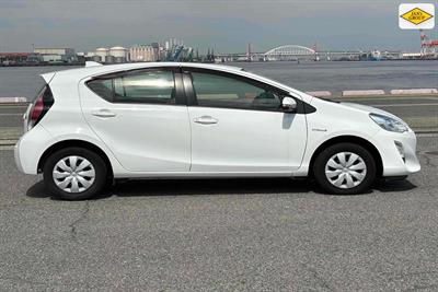 2016 Toyota Aqua - Thumbnail