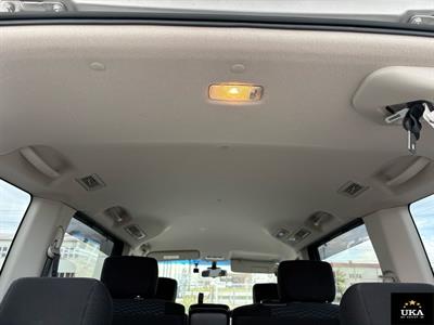 2015 Nissan Serena - Thumbnail