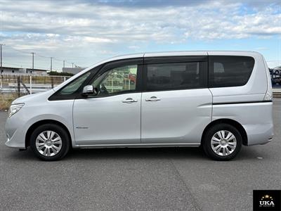 2015 Nissan Serena - Thumbnail