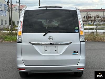2015 Nissan Serena - Thumbnail