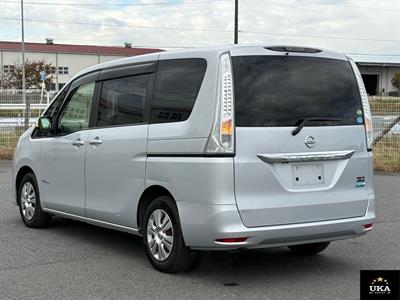 2015 Nissan Serena - Thumbnail
