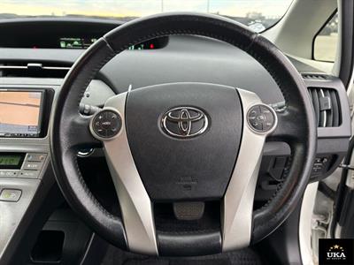 2013 Toyota Prius - Thumbnail