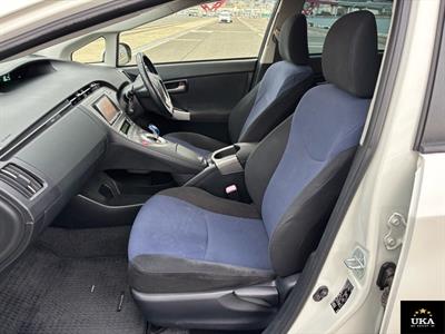 2013 Toyota Prius - Thumbnail