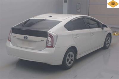 2013 Toyota Prius - Thumbnail