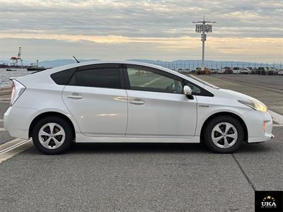 2013 Toyota Prius - Thumbnail
