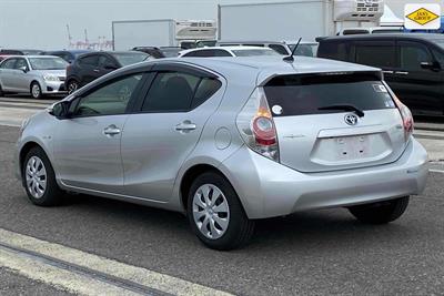 2014 Toyota Aqua - Thumbnail