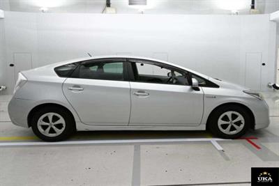 2013 Toyota Prius - Thumbnail