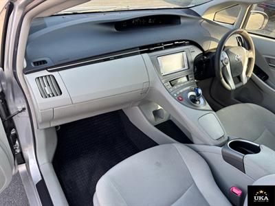 2013 Toyota Prius - Thumbnail