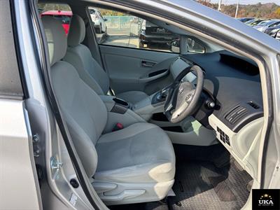 2013 Toyota Prius - Thumbnail