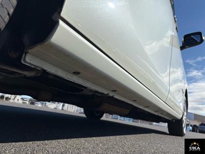 2014 Nissan Serena - Thumbnail