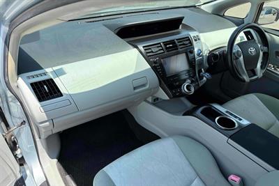 2012 Toyota Prius - Thumbnail