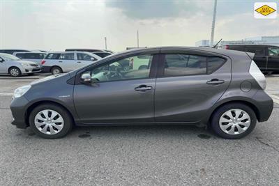 2014 Toyota Aqua - Thumbnail