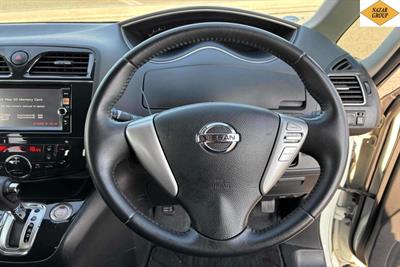 2013 Nissan Serena - Thumbnail