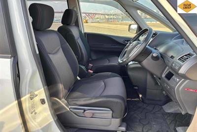 2013 Nissan Serena - Thumbnail