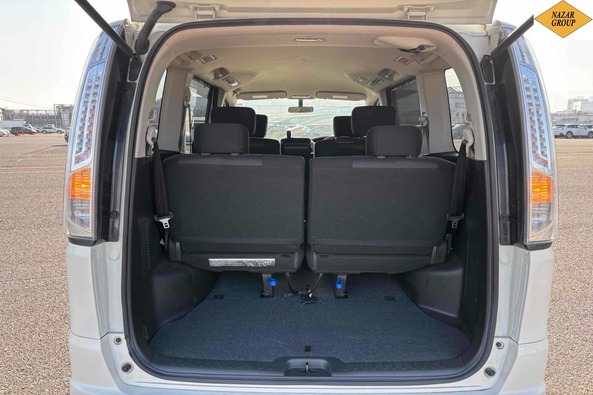 2013 Nissan Serena
