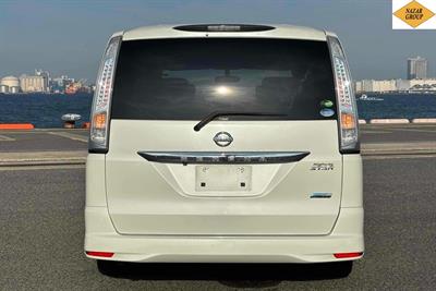 2013 Nissan Serena - Thumbnail