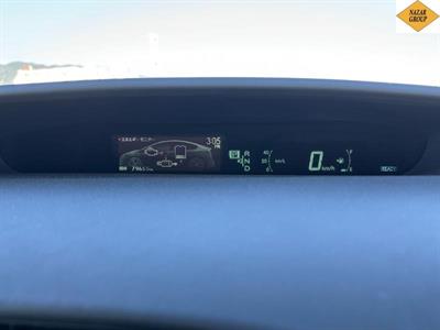 2015 Toyota Prius - Thumbnail