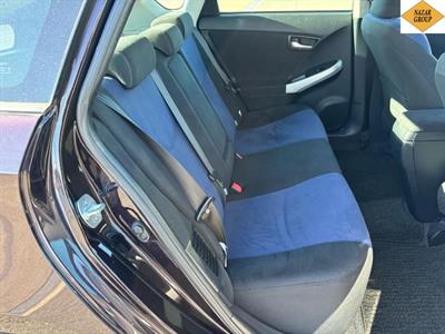 2015 Toyota Prius - Thumbnail