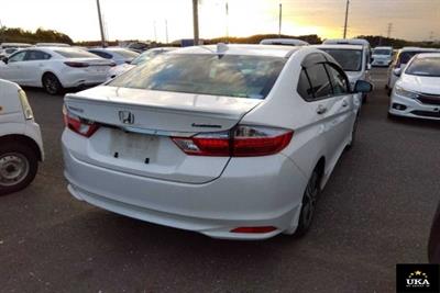 2016 Honda Grace - Thumbnail