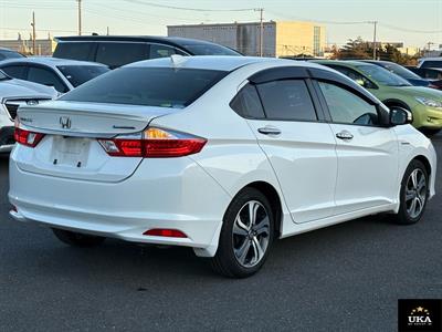 2016 Honda Grace - Thumbnail