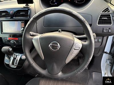 2015 Nissan Serena - Thumbnail