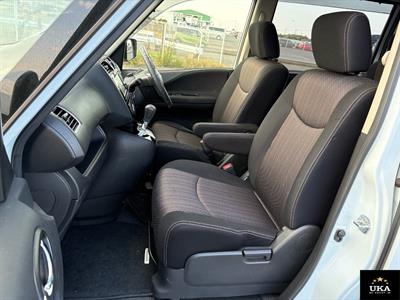 2015 Nissan Serena - Thumbnail