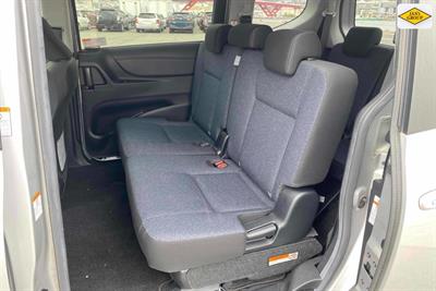 2017 Toyota Sienta - Thumbnail