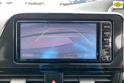 2017 Toyota Sienta - Thumbnail