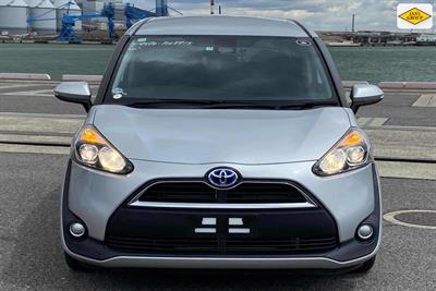 2017 Toyota Sienta - Thumbnail