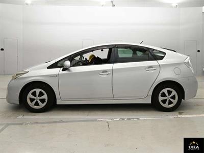 2012 Toyota Prius - Thumbnail
