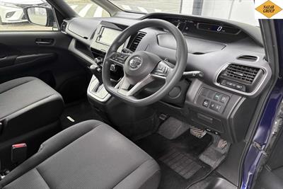 2017 Nissan Serena - Thumbnail