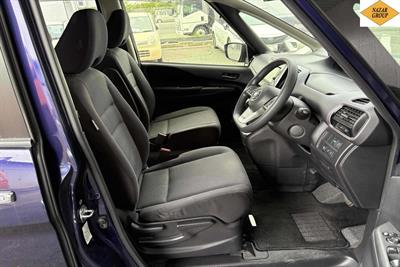 2017 Nissan Serena - Thumbnail