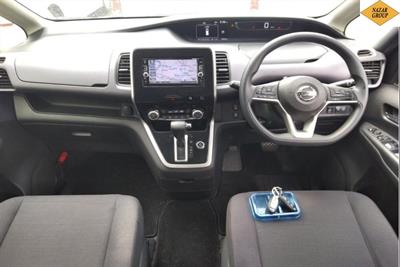 2017 Nissan Serena - Thumbnail