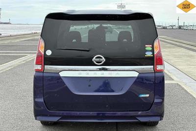 2017 Nissan Serena - Thumbnail