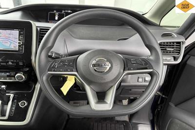 2017 Nissan Serena - Thumbnail